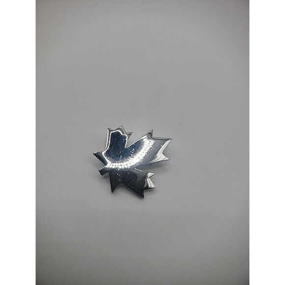 Vintage Trifari Brooch Silver Tone Maple Leaf Jewelry Costume Canada - Picture 5 of 10